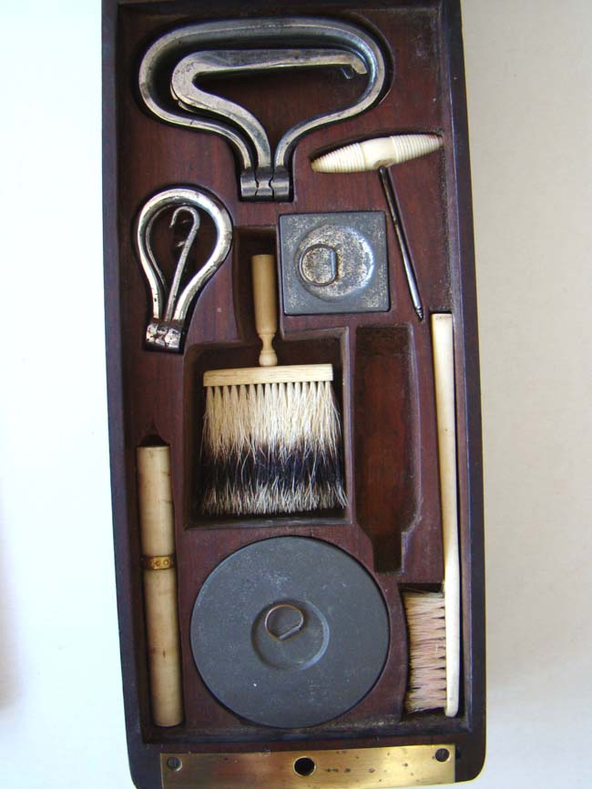 A fine brass mounted gentlemen's Campaign style shaving kit and dressing case circa 1850-1860 — image 4